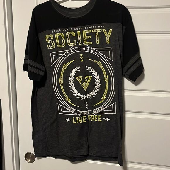Society Other - Men’s Society Tee Shirt from the Buckle. Amazing shape, Size X-Large 👕